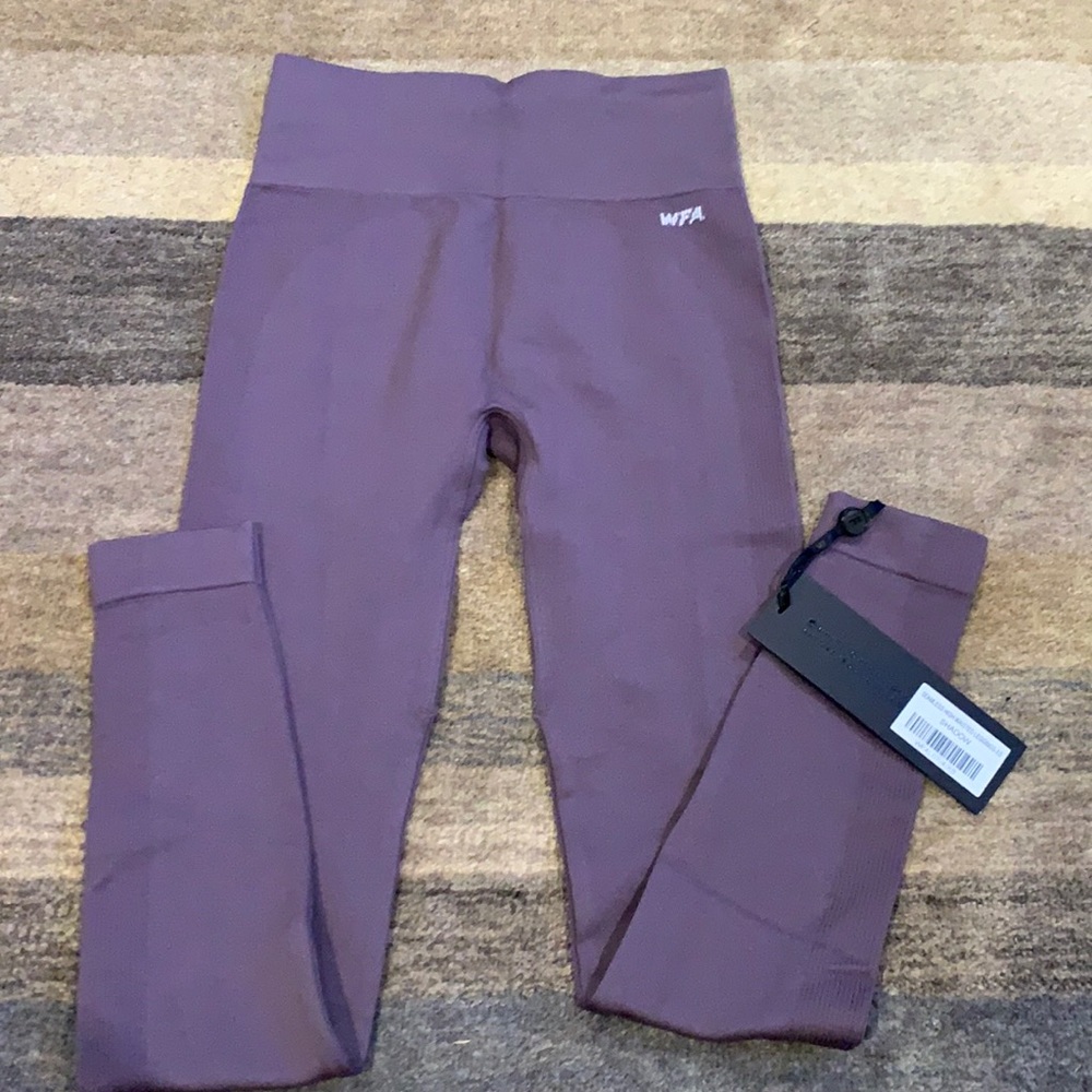 Deep plum legging